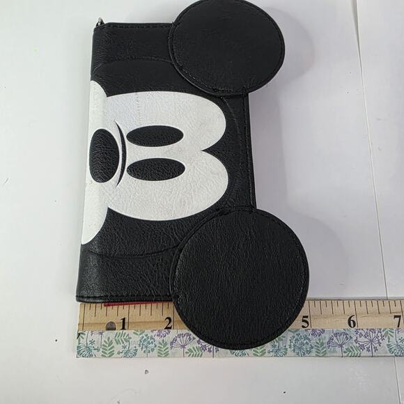 Disney Mickey Mouse 3D Wallet Wristlet Cell Phone Credit Cards Money Hand Zip - Picture 13 of 13